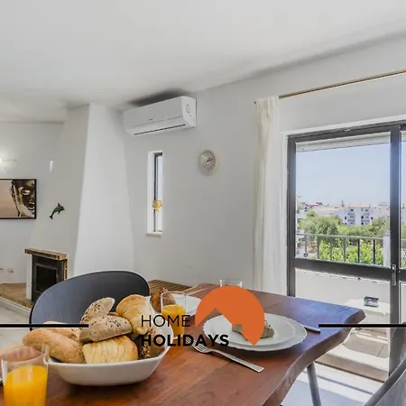 #295 Sunny Appartement